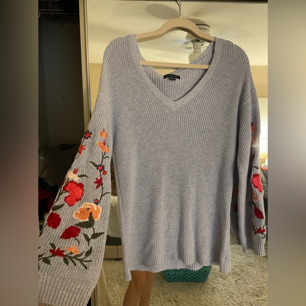 American Eagle Floral Sleeve Sweater